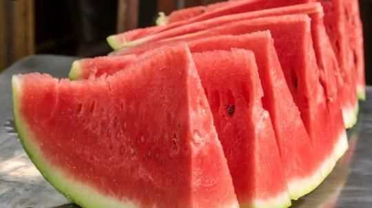 西瓜切開(kāi)48小時(shí)能吃嗎