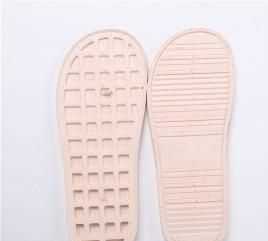 pvc鞋底是軟還是硬，pvc鞋底好還是橡膠好？圖1