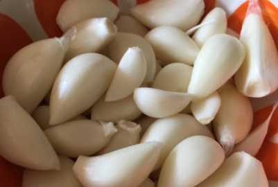 腌的糖蒜有點(diǎn)辣怎么補(bǔ)救,糖醋蒜幾個(gè)月了還是辣怎么辦圖2