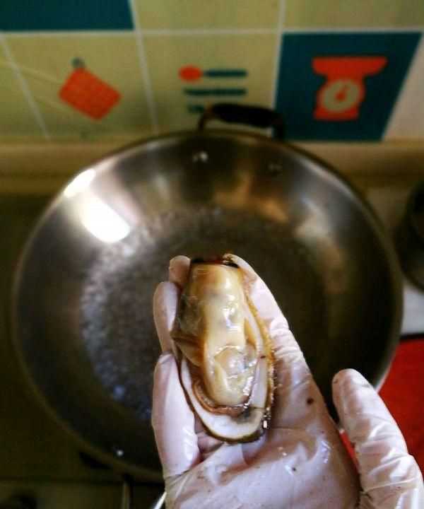 生蠔撬開后肉還要洗嗎,生蠔打開后需要清洗 生蠔打開后能放多久