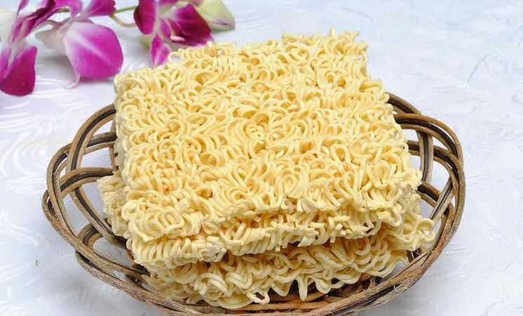 過期一個(gè)月的泡面還能吃嗎