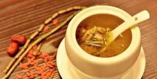 滋補(bǔ)老鴨湯的做法和功效