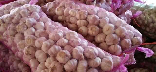 糖醋蒜為什么冒氣泡，用水封口玻璃罐腌制糖蒜兩天了，現(xiàn)在糖蒜出現(xiàn)冒氣泡現(xiàn)象，這是什么原因？圖4