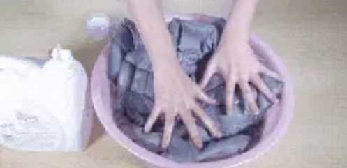 第一次買的羽絨服怎么洗,新買的羽絨服怎么洗最好圖3