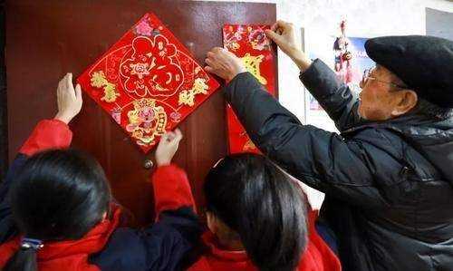 過年的傳說故事,春節(jié)的由來和傳說故事20字圖1