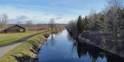 什么是世界上開鑿最早里程最長規(guī)模最大的運河，被譽為世界五大宮之首的宮殿是什么