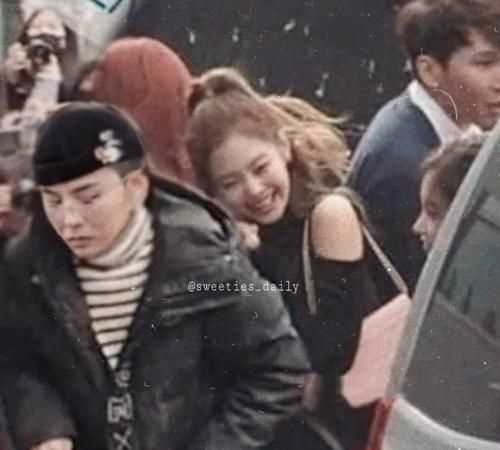 black權志龍jennie發(fā)行時間