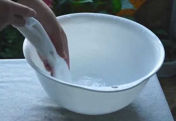 鞋子上面的黃斑怎么去除,白鞋子上有黃斑怎么去除圖3