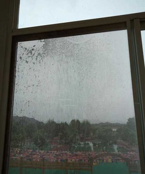 廚房紗窗上的油膩怎么擦比較好?