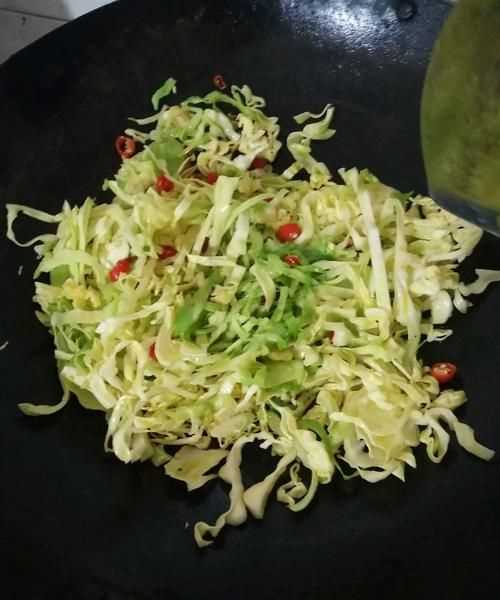 口感極佳的清炒包菜絲怎么做好吃又簡單