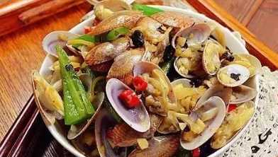 花蛤買回來(lái)放冰箱里凍死了還能吃嗎