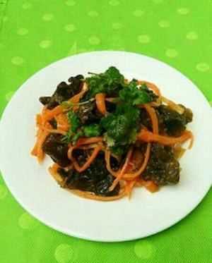 胡蘿卜木耳怎么炒,胡蘿卜炒木耳的做法圖文教程圖10