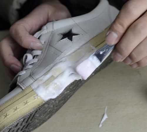 怎么刷白布鞋干凈又不發(fā)黃