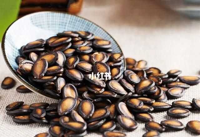西瓜籽打碎了可以吃進(jìn)肚子嗎