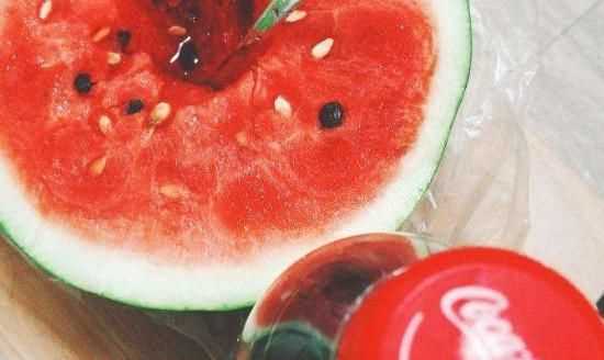 可樂和西瓜一起吃為什么會(huì)拉肚子