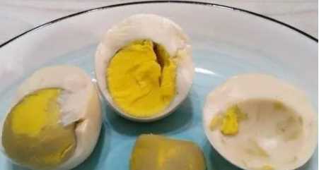 煮熟的雞蛋怎么知道壞了,如何判斷煮雞蛋有沒有變質圖1