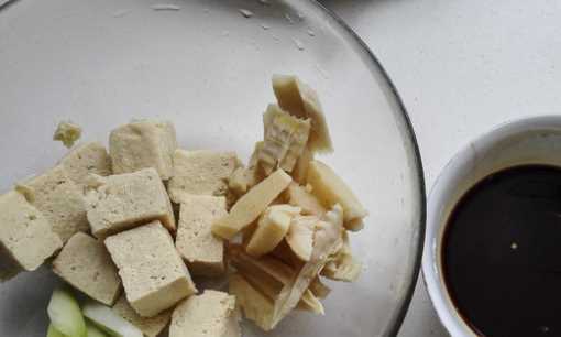 猴頭菇的功效與作用及食用方法,猴頭菇的吃法做法與功效圖3