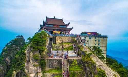 中國四大佛教名山各叫什么名，它們各是哪位菩薩的道場