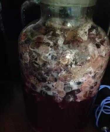 紅酒過(guò)期還能食用嗎