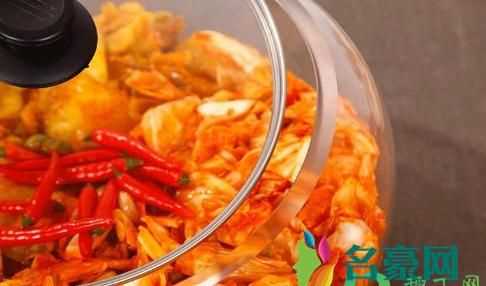 泡菜壇子底部有水滲出還有白色的蟲(chóng)子怎么回事