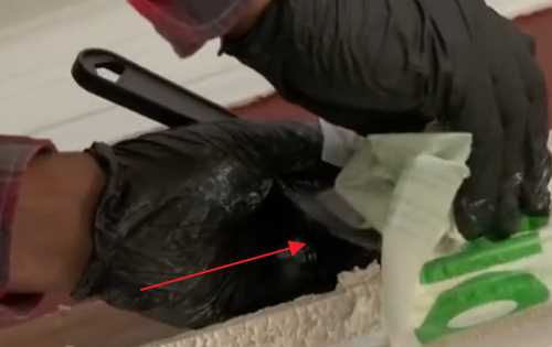 門上被噴油漆怎么洗掉,如何清除噴在門上的墻面漆痕跡圖12