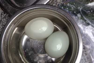 咸鴨蛋發(fā)苦怎么補救,咸鴨蛋酒放多了發(fā)苦怎么補救圖3