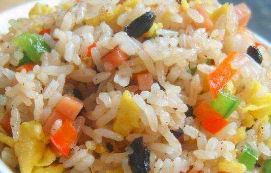 米飯?jiān)趺闯春贸?炒米飯?jiān)趺闯春贸杂趾唵螆D4