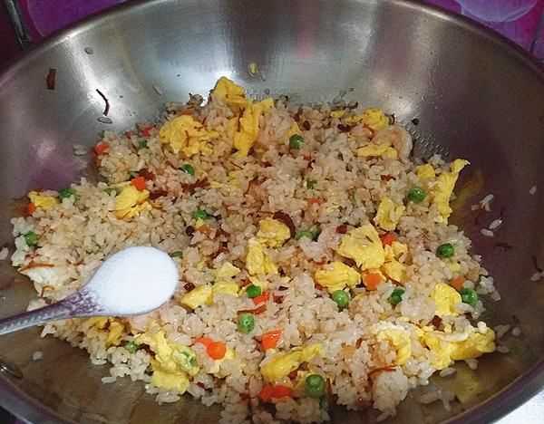 米飯?jiān)趺闯春贸?炒米飯?jiān)趺闯春贸杂趾唵螆D19