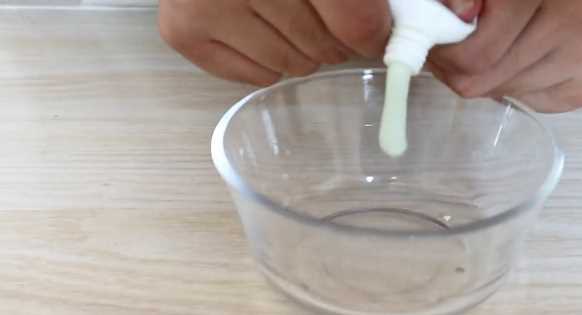 白色鞋子怎么洗才能洗的干凈,小白鞋怎么洗得干凈又白又快圖1