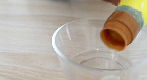 白色鞋子怎么洗才能洗的干凈,小白鞋怎么洗得干凈又白又快圖2