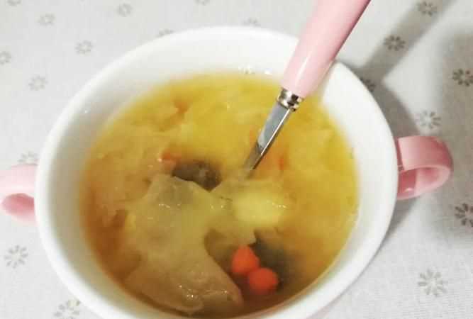 銀耳煮了2個(gè)小時(shí)為啥不粘稠還有點(diǎn)酸是什么原因