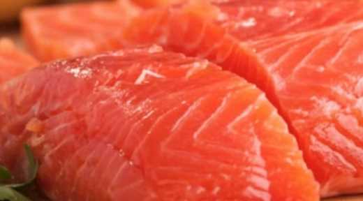 三文魚(yú)隔夜可以吃,三文魚(yú)隔夜放冰箱還能生吃嗎圖1