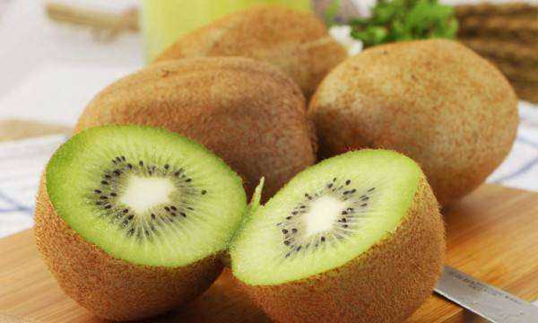 獼猴桃怎么催熟快一點,獼猴桃怎么催熟最簡單的方法圖2