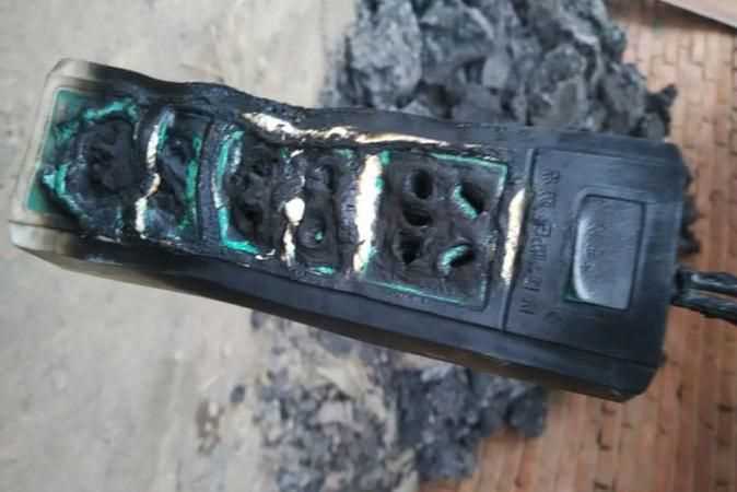 插座冒火并燃燒起來應(yīng)該如何處理