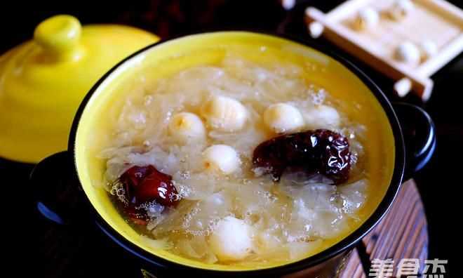 煮了冰糖銀耳蓮子羹時(shí)能加水嗎