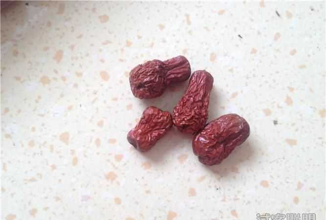 我家的棗樹(shù)所結(jié)的棗子里為什么會(huì)有蟲(chóng)子呢