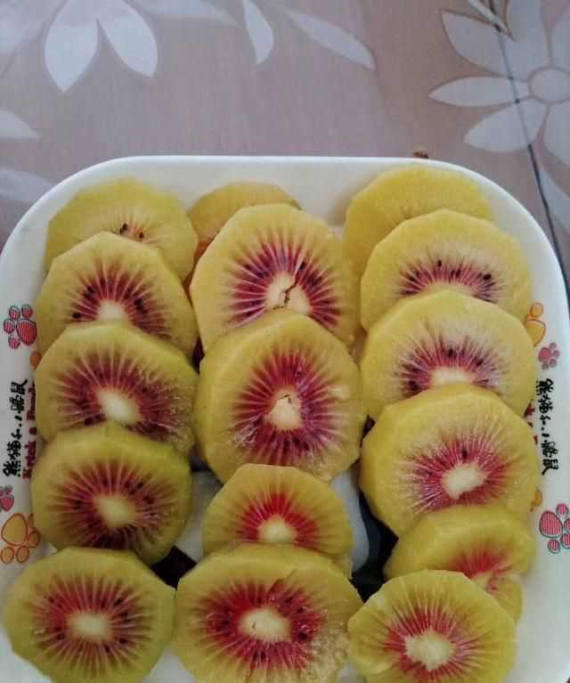 獼猴桃要放多久可以吃，獼猴桃切了放冰箱可以多久？圖3