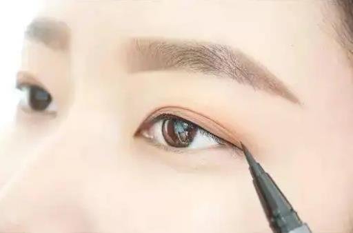 眼線怎么畫