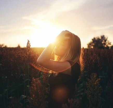 女人正能量陽(yáng)光的句子,女人積極陽(yáng)光正能量的句子,女人心態(tài)陽(yáng)光正能量的句子