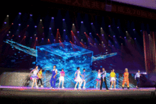 關(guān)于贊鳳凰花開(kāi)的詩(shī)句