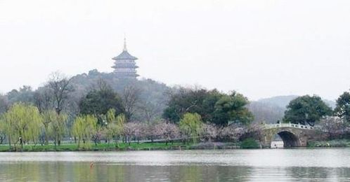 江山也要文人捧古詩句