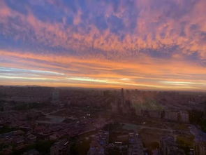 描寫清晨朝霞的詩(shī)句,清晨的朝霞勵(lì)志的詩(shī)句,形容朝霞的唯美詩(shī)句