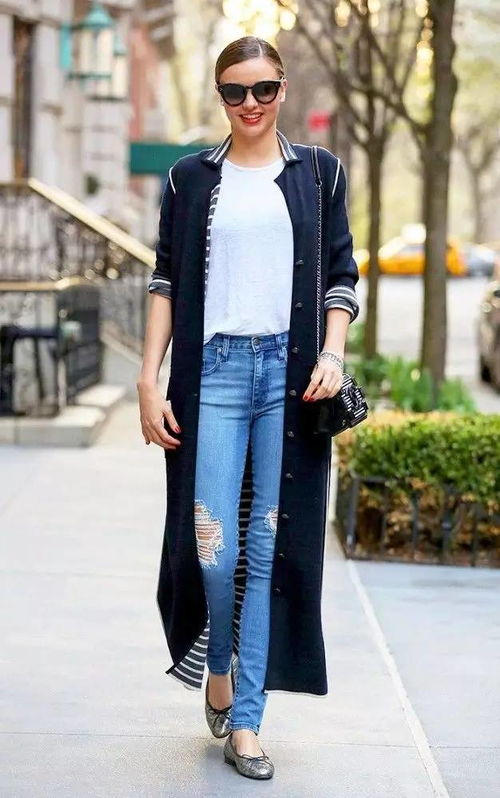 羽絨服和短袖(短袖無袖已成主流)