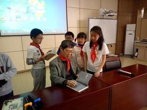 作家進(jìn)校園作文張嘉驊