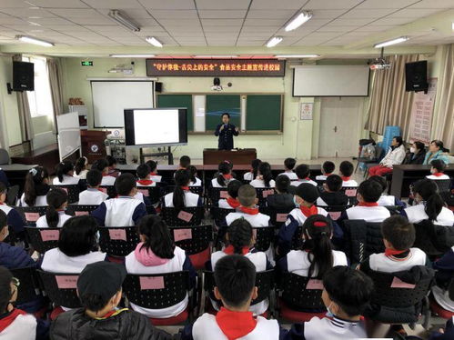 作文,民族團(tuán)結(jié),進(jìn)校園