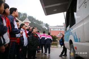 無懈科技大篷車進(jìn)校園的作文