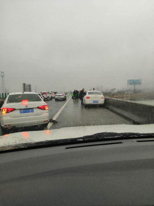 高速開(kāi)車(chē)注意事項(xiàng),雨天開(kāi)車(chē)注意事項(xiàng),新手開(kāi)車(chē)注意事項(xiàng)