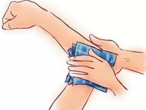 加壓包扎止血法注意事項(xiàng),外傷包扎止血注意事項(xiàng),止血包扎術(shù)的注意事項(xiàng)