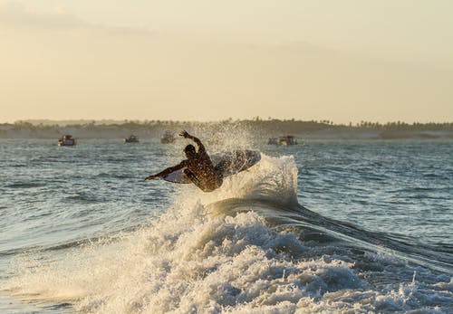 高中周記青春勵(lì)志模板合集八篇 高中周記青春勵(lì)志模板合集八篇