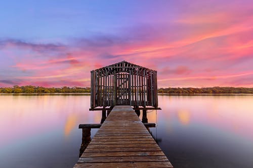 滿江紅敲碎離愁翻譯賞析 滿江紅敲碎離愁翻譯賞析